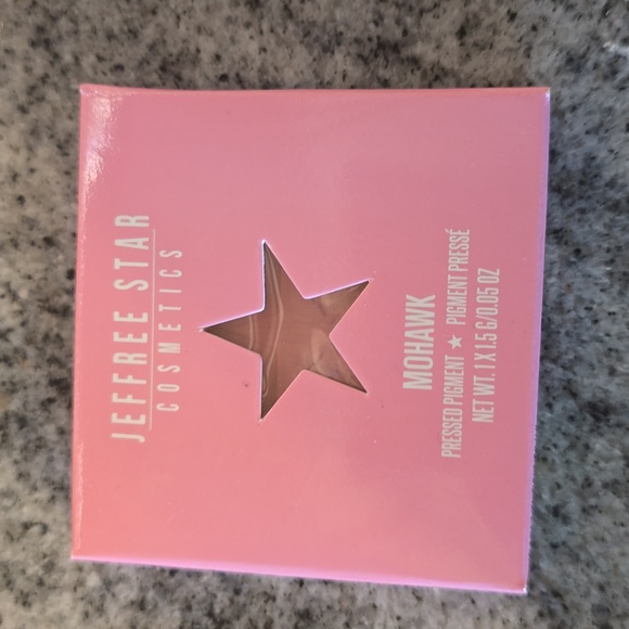 Jeffree Star Artistry Singles Eyeshadow - Mohawk - Light Pink - Picture 2 of 3